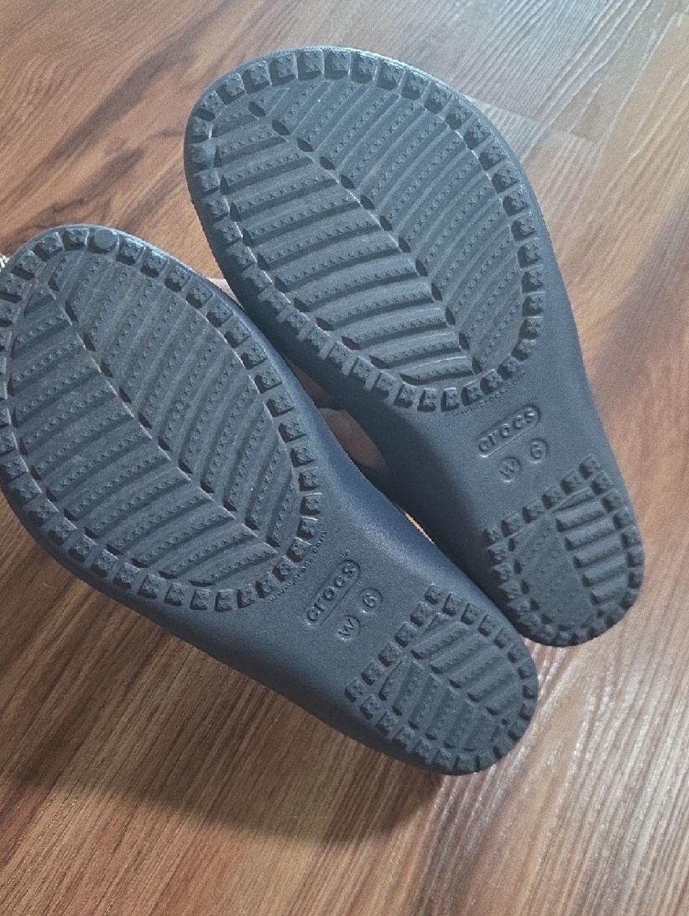 CROCS Navy Slip-On Crossover Strap Sandals - Picture 5 of 5
